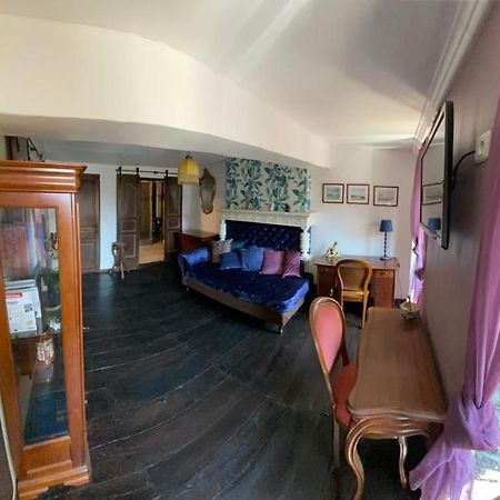 La Maison Du Paon- Josselin Aparthotel ภายนอก รูปภาพ