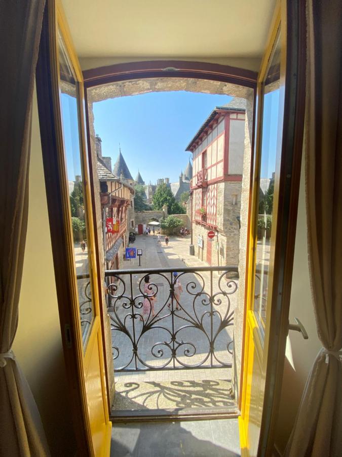 La Maison Du Paon- Josselin Aparthotel ภายนอก รูปภาพ