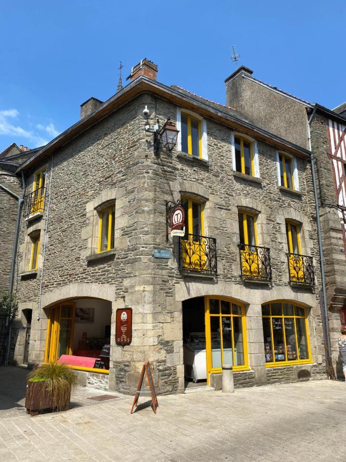 La Maison Du Paon- Josselin Aparthotel ภายนอก รูปภาพ