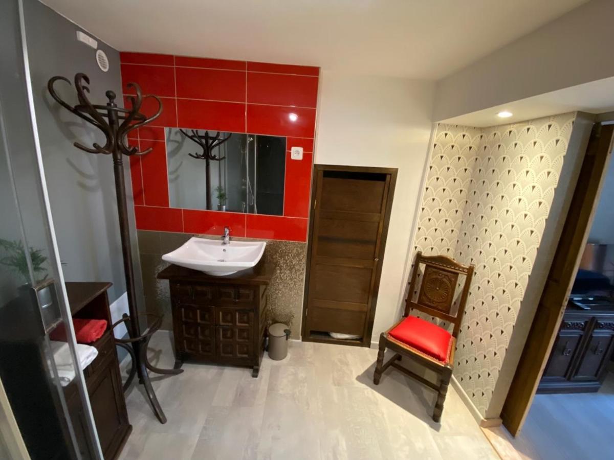 La Maison Du Paon- Josselin Aparthotel ภายนอก รูปภาพ