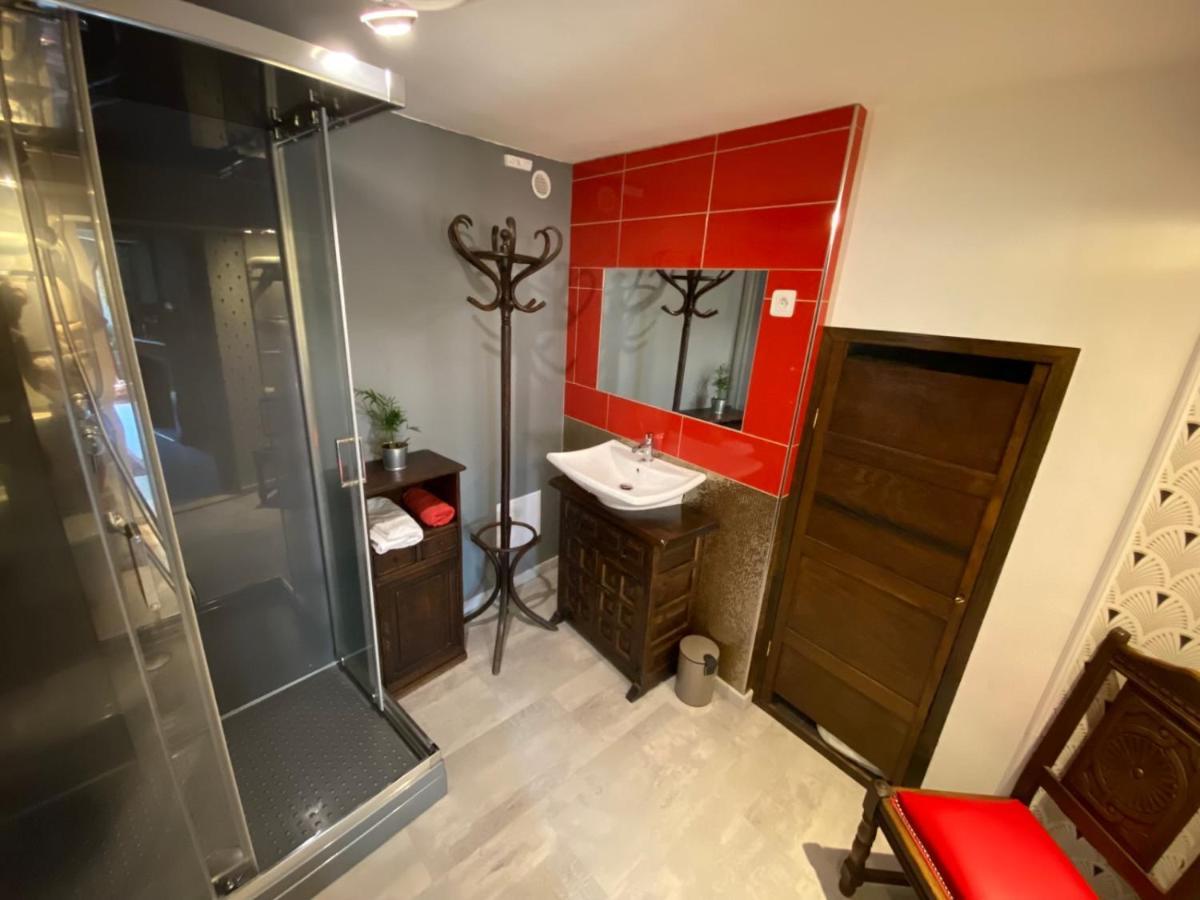 La Maison Du Paon- Josselin Aparthotel ภายนอก รูปภาพ