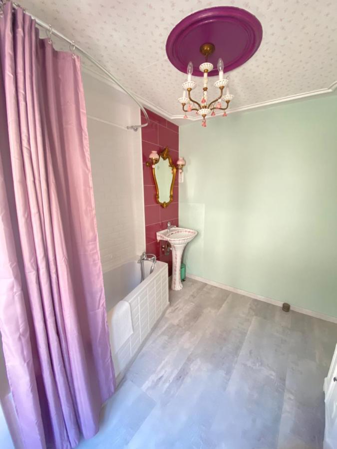 La Maison Du Paon- Josselin Aparthotel ภายนอก รูปภาพ