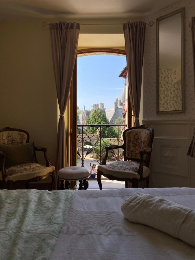 La Maison Du Paon- Josselin Aparthotel ภายนอก รูปภาพ
